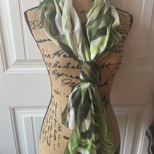 NWT green scarf
